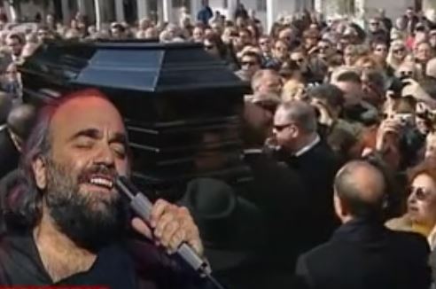 Τελευταίο χειροκρότημα για τον Ντέμη Ρούσσο