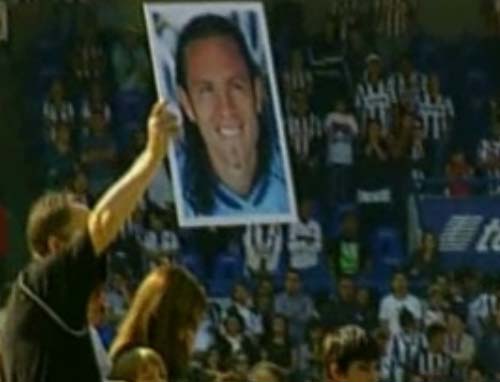 Στη σκιά του χαμού του Ντε Νίγκρις