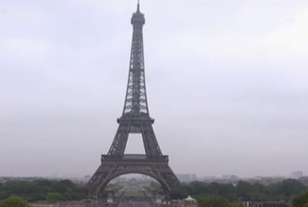 Σκληρή διαπραγμάτευση με την τρόικα στο Παρίσι