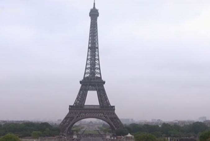 Σκληρή διαπραγμάτευση με την τρόικα στο Παρίσι