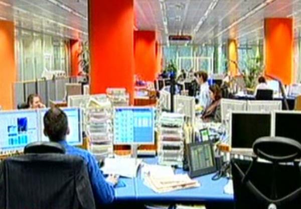 «Μαχαίρι» σε φοροαπαλλαγές στο δημόσιο