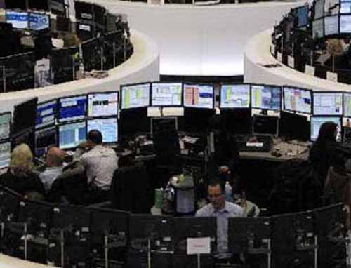 Οι ισχυρές κερδοσκοπικές πιέσεις στα ομόλογα ωθούν το spread στις 450 μονάδες