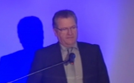 Αποδοκιμασίες κατά του Π.Οικονόμου στο συνέδριο των ιδιοκτητών ακινήτων