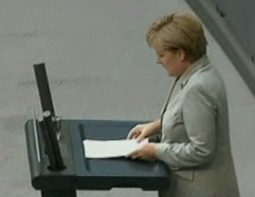 Παραδέχεται το Βερολίνο την ύπαρξη προτάσεων για αναδιάρθρωση του ελληνικού χρέους