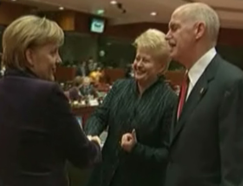 Περαιτέρω μέτρα για την κάλυψη της «τρύπας» στα έσοδα ζητά από την Αθήνα η Κομισιόν