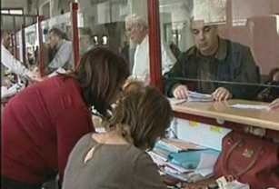 Ανησυχία για νέα σκληρά μέτρα, μετά την αναθεώρηση του ελλείμματος για το 2010