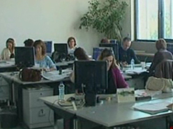 Συσκέψεις της κυβέρνησης για την απόκλιση των οικονομικών στόχων