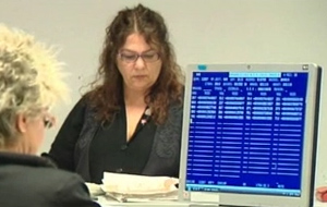 Στόχος η συγκράτηση του ελλείμματος κοντά στο 9%