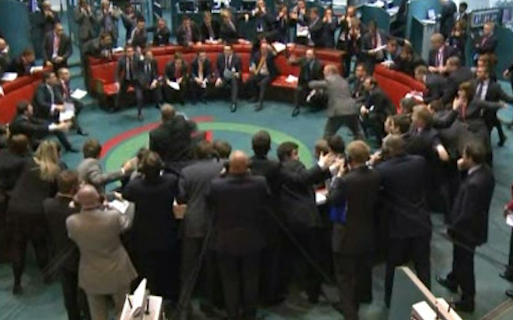 Αστάθεια και αβεβαιότητα στις αγορές Ευρώπης και ΗΠΑ