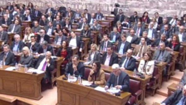 Ο Παπακωνσταντίνου στο «στόχαστρο» βουλευτών του ΠαΣοΚ