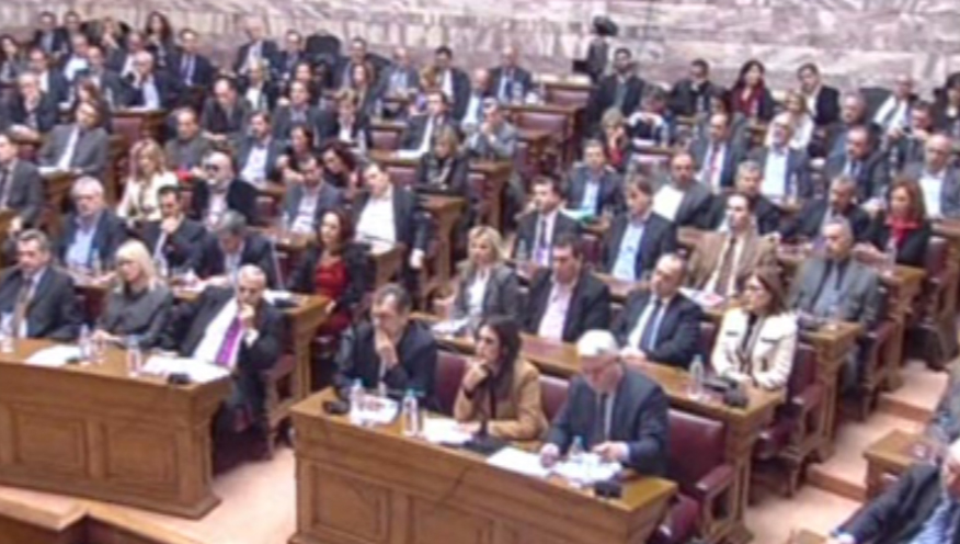 Ο Παπακωνσταντίνου στο «στόχαστρο» βουλευτών του ΠαΣοΚ