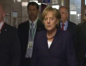 Η μετάδοσης της κρίσης χρέους απειλεί τις οικονομίες της Ευρωζώνης