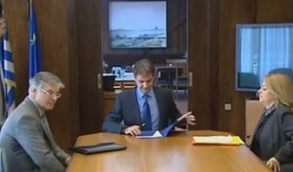 Ενάμισι δισ. ευρώ έβγαλαν στο εξωτερικό 5.260 δημόσιοι υπάλληλοι