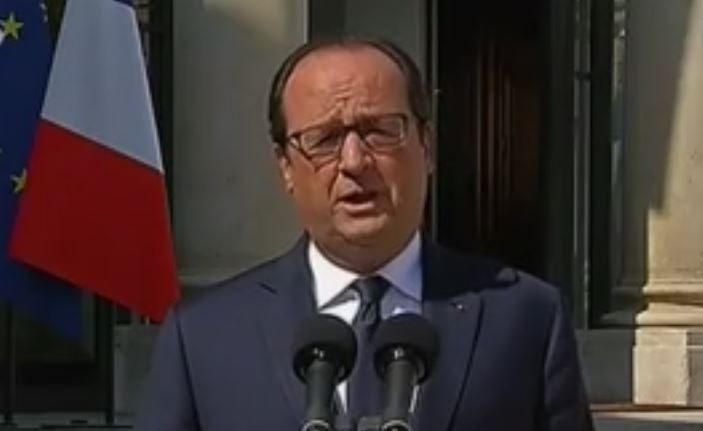 Ολάντ: Κανένας επιζών στα συντρίμμια του αεροπλάνου της Air Algerie