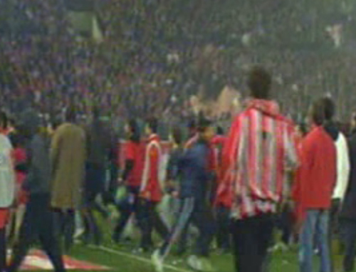 Σοβαρά επεισόδια στο ντέρμπι των αιωνίων