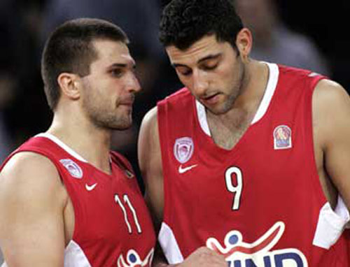 Με 13 παίκτες…