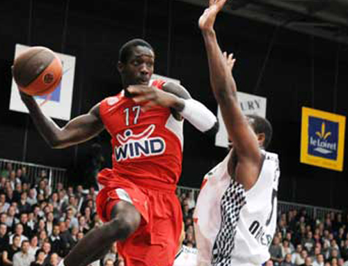 Πρώτη εκτός έδρας νίκη