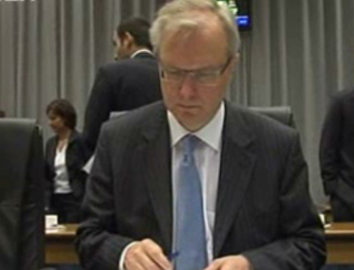 «Αιφνιδιαστική και ατυχής η υποβάθμιση από τη Moody s» δηλώνει ο Όλι Ρεν