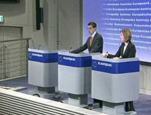 Ποτέ δεν ζητήσαμε να κοπούν στο μισό οι συντάξεις, διευκρινίζει η Κομισιόν