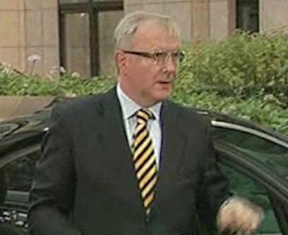 Επιμένει ο Όλι Ρεν στη μείωση των επιτοκίων για Ελλάδα και Ιρλανδία