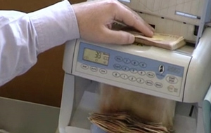 Θύελλα αντιδράσεων για την τύχη των ομολογιούχων-αποταμιευτών