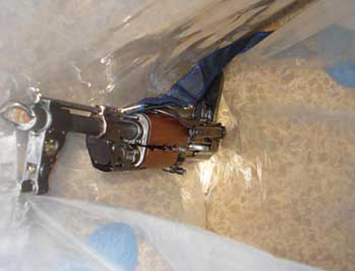 Στο «μικροσκόπιο» της ΕΛ.ΑΣ. τα όπλα από τη γιάφκα της Κυψέλης