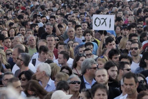 Η συγκέντρωση υπέρ του «OXI» στο Σύνταγμα