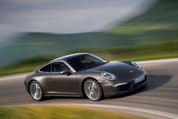 Porsche 911 Carrera 4 2013