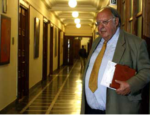 Με συγχώνευση ή κατάργηση 75 φορέων αρχίζει το «συμμάζεμα» του Δημοσίου