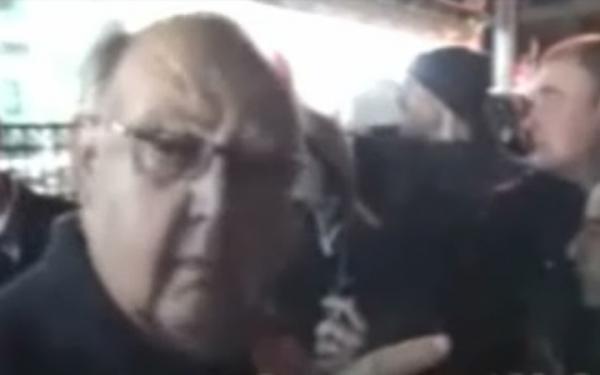 Στα άκρα η κόντρα Πάγκαλου-ΣΥΡΙΖΑ μετά την επίθεση με γιαούρτια