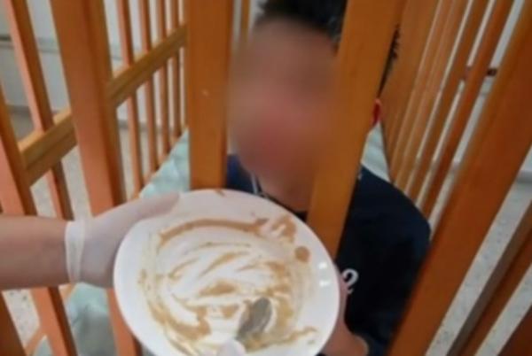 Στο BBC τα παιδιά των «κλουβιών» στο ΚΕΠΕΠ Λεχαινών