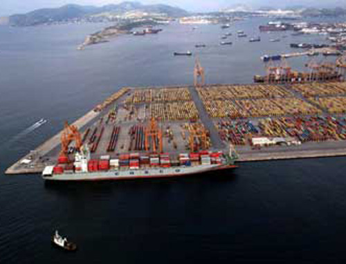 Πρωταγωνιστικό ρόλο επενδυτή στην Ελλάδα διεκδικεί η Cosco