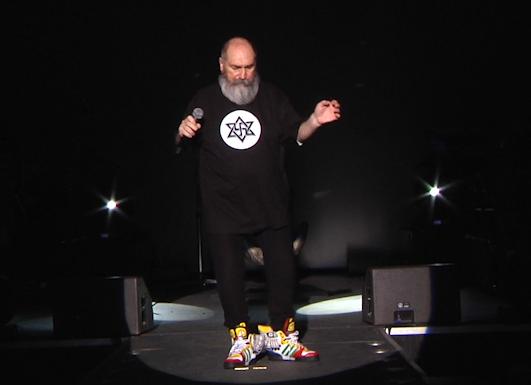 Η «σύλληψη» και η απολογία του Τζίμη Πανούση στο Τρόικα Club