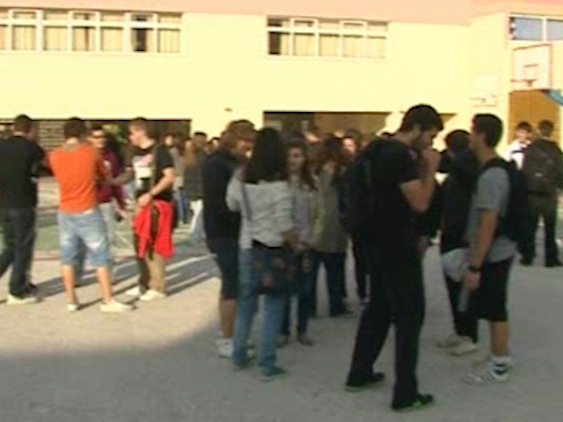 Πτώση βάσεων δείχνουν τα βαθμολογικά στοιχεία που ανακοινώνονται τη Δευτέρα