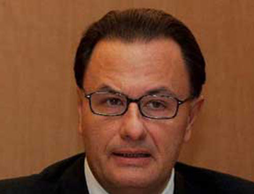 Χαιρετίζει τη στήριξη Σαρκοζί