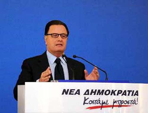 «Εγκλωβισμένη η κυβέρνηση»