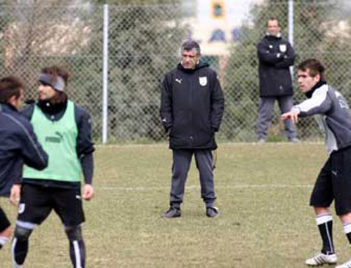 «Μην υποτιμήσετε τον αντίπαλο»