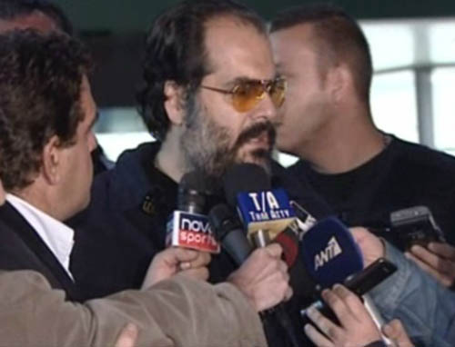 Πατέρας: «Φίλαθλοι… μαζευτείτε!»