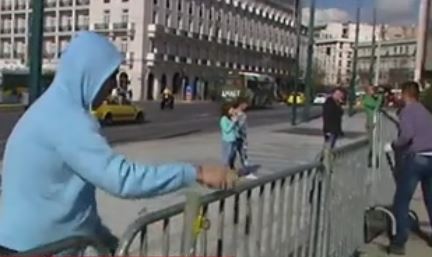 Πανούσης: Θα προτείνω να φύγουν τα κάγκελα από τη Βουλή