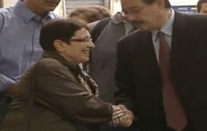 Δηλώσεις της Α.Παπαρήγα για τις «σχέσεις» αστυνομίας-κουκουλοφόρων