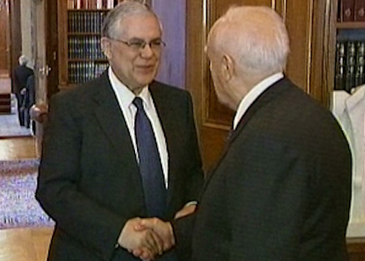 Λ.Παπαδήμος: «Η χώρα πλησιάζει στο σημείο κατάρρευσης»