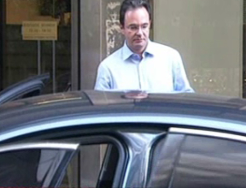 Η ύφεση θέτει σε κίνδυνο τους στόχους του μνημονίου