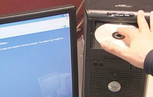 Τι λέει η δικογραφία για το CD που κατέληξε «στικάκι»