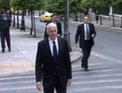 Φουντώνουν τα σενάρια ανασχηματισμού, έρχεται «κοινωνικό πακέτο»