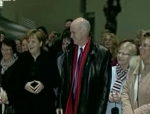 Θα ξεπληρώσουμε και το τελευταίο σεντ, διαβεβαιώνει τους Γερμανούς ο Γ.Παπανδρέου