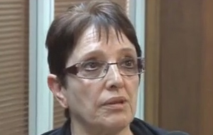 Α.Παπαρήγα: Δεν δεχόμαστε καμιά μείωση στους μισθούς