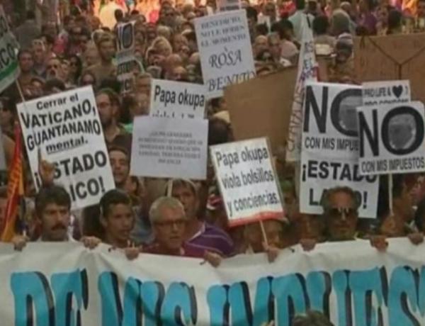 Η επίσκεψη του Πάπα στην Ισπανία και οι αντιδράσεις σε αυτήν