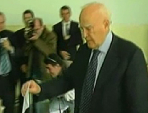 Ηχηρό μήνυμα κατά της αποχής από τον Κάρολο Παπούλια