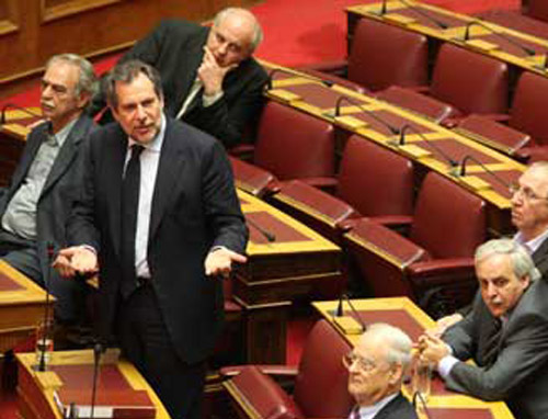 Ανεβαίνει το πολιτικό θερμόμετρο