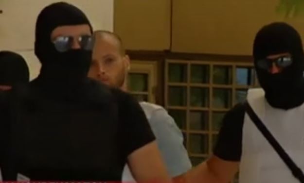 Ένοχος για τη ληστεία στην Πάρο ο Θεοφίλου, αθώος για τους «Πυρήνες»